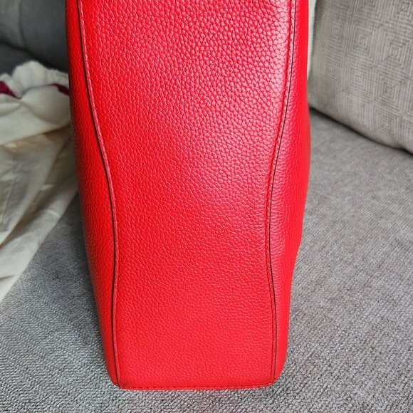 Like New!  Tory Burch red McGraw bucket bag with shoulder strap and dust bag - Picture 10 of 12